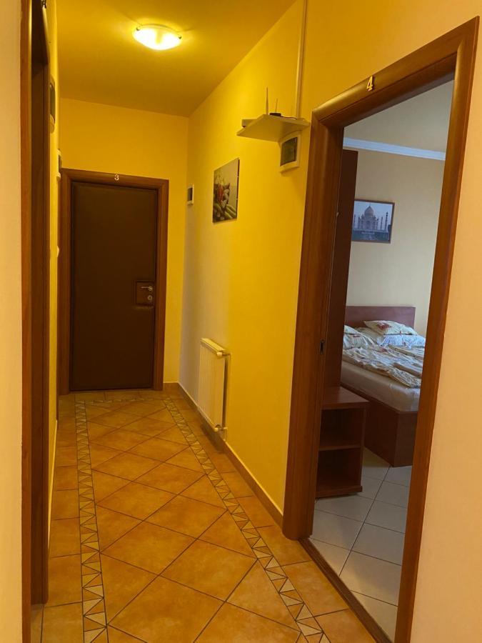 Aura Apartman Hajdúszoboszló Buitenkant foto